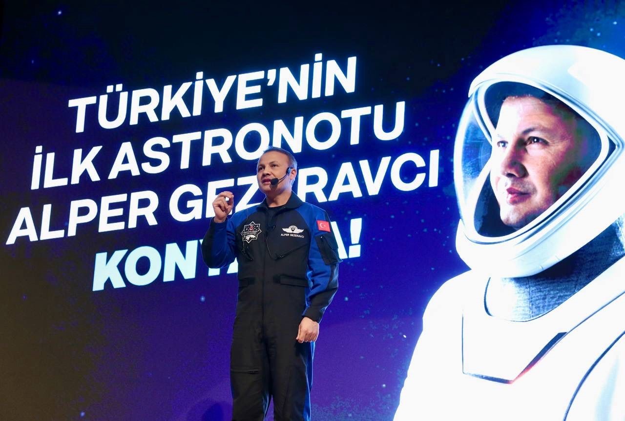 Türkiye’nin ilk astronotu Alper Gezeravcı’nın Tuğgeneral olduğu öğrenildi