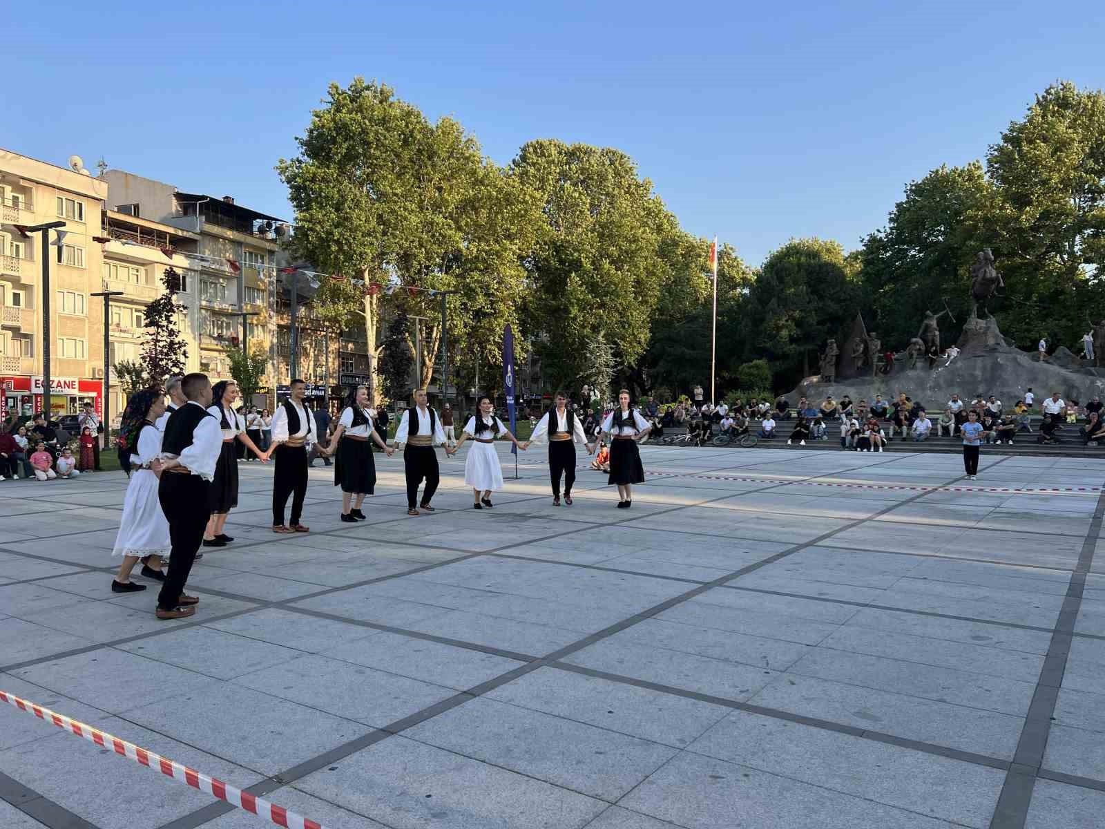 Festival coşkusu İnegöl’ün dört bir yanını sardı