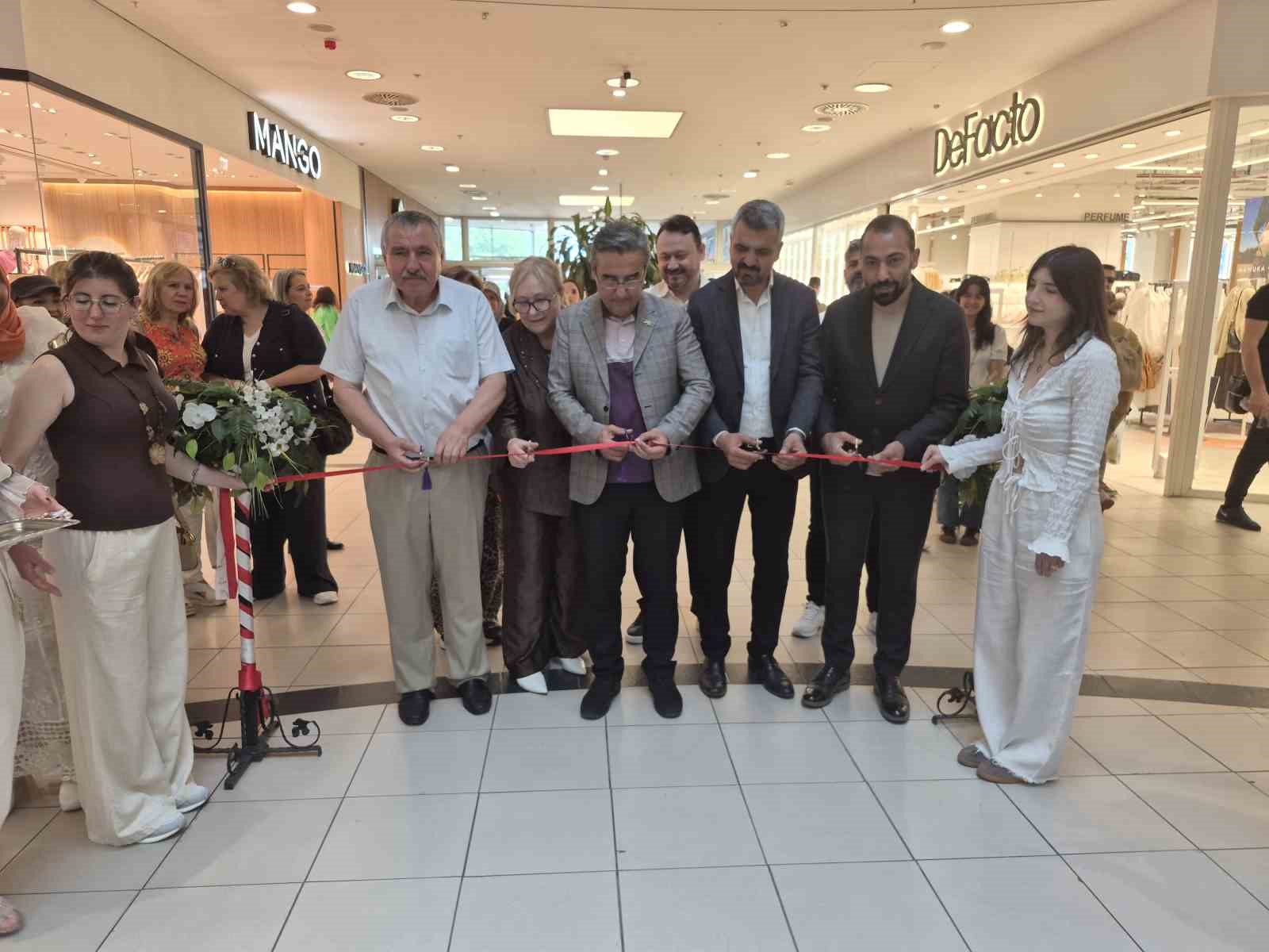 Eskişehir’de ’Köklerden Geleceğe Hatıralar Sergisi’ açıldı