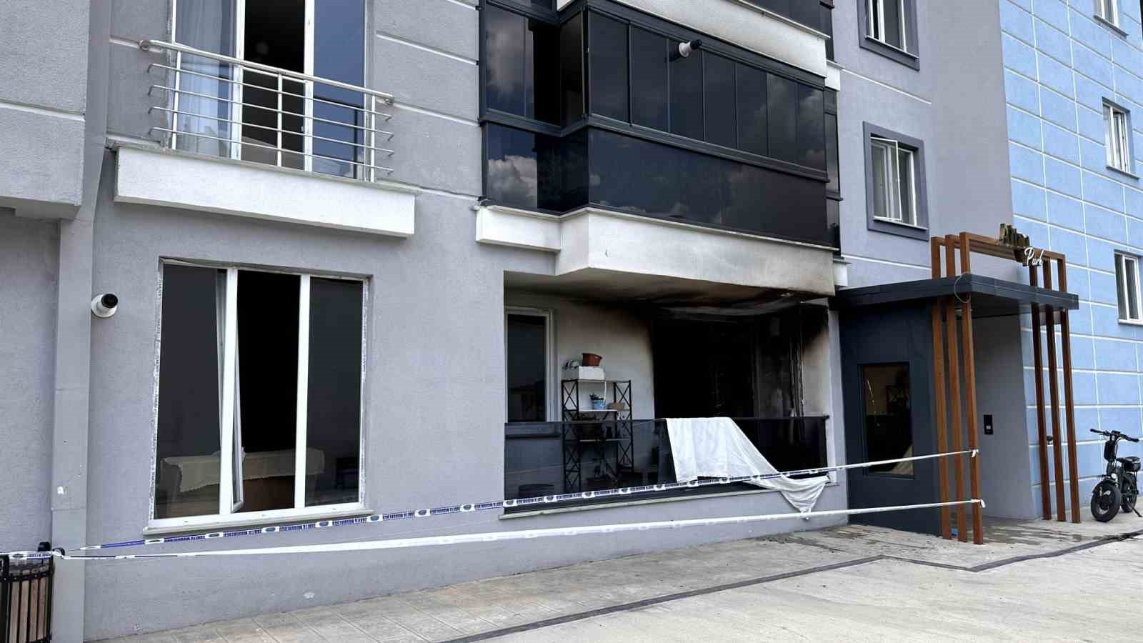 Kastamonu&rsquo;da ev yangınında baba-oğul yaralandı