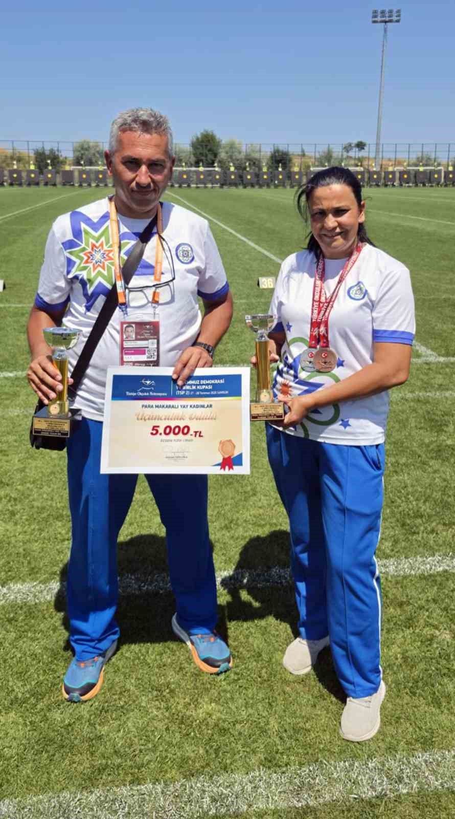 Muğla B&uuml;y&uuml;kşehir sporcuları Samsun&rsquo;dan madalyalar ile d&ouml;nd&uuml;