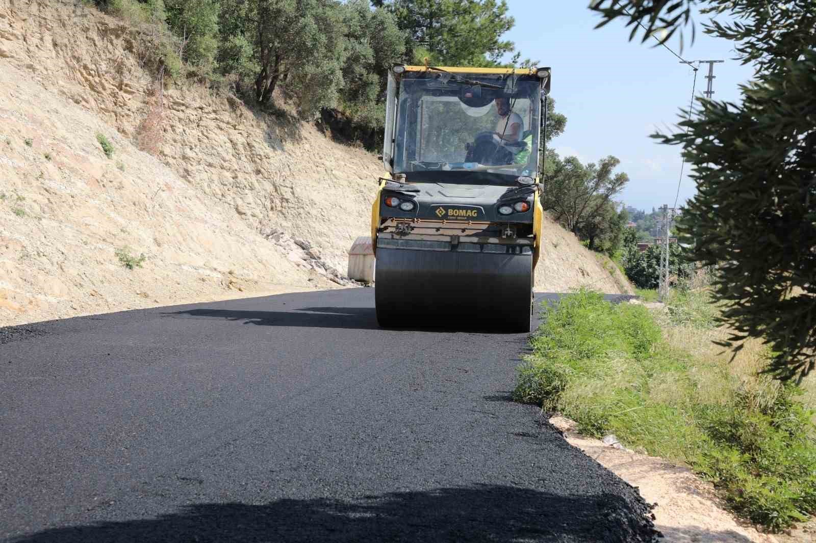 HBB, Antakya ve Defne’de yol çalışmalarını sürdürüyor