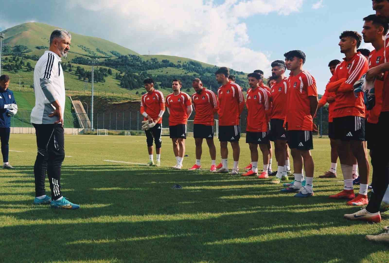 Palandöken’de yeni sezon mesaisi sürüyor: 8 takım Erzurum’da kamp yapıyor