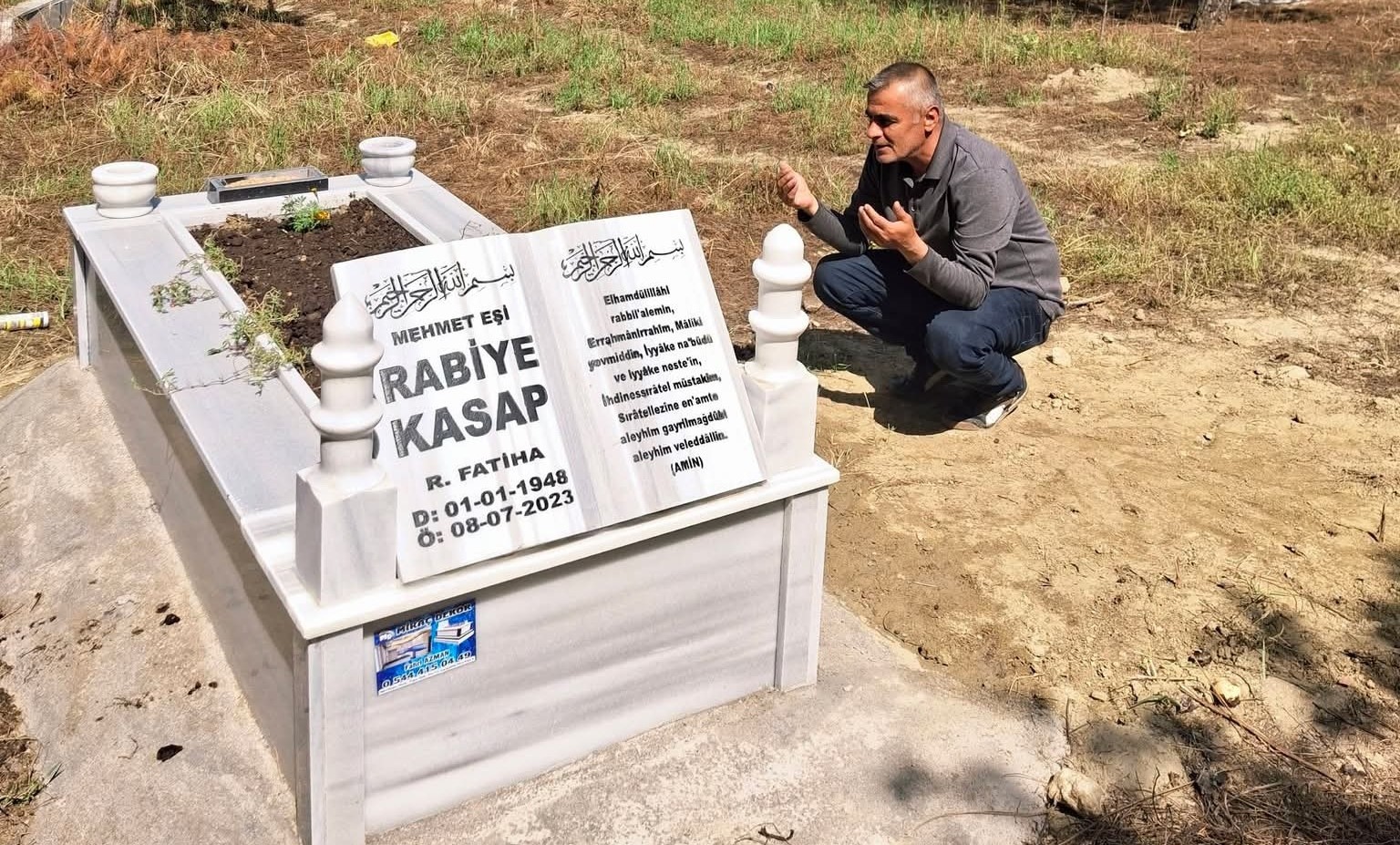 Mezarlıklarda duygu seli