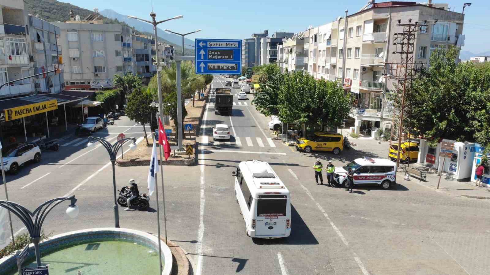Güzelçamlı’da trafiğe hava denetimi
