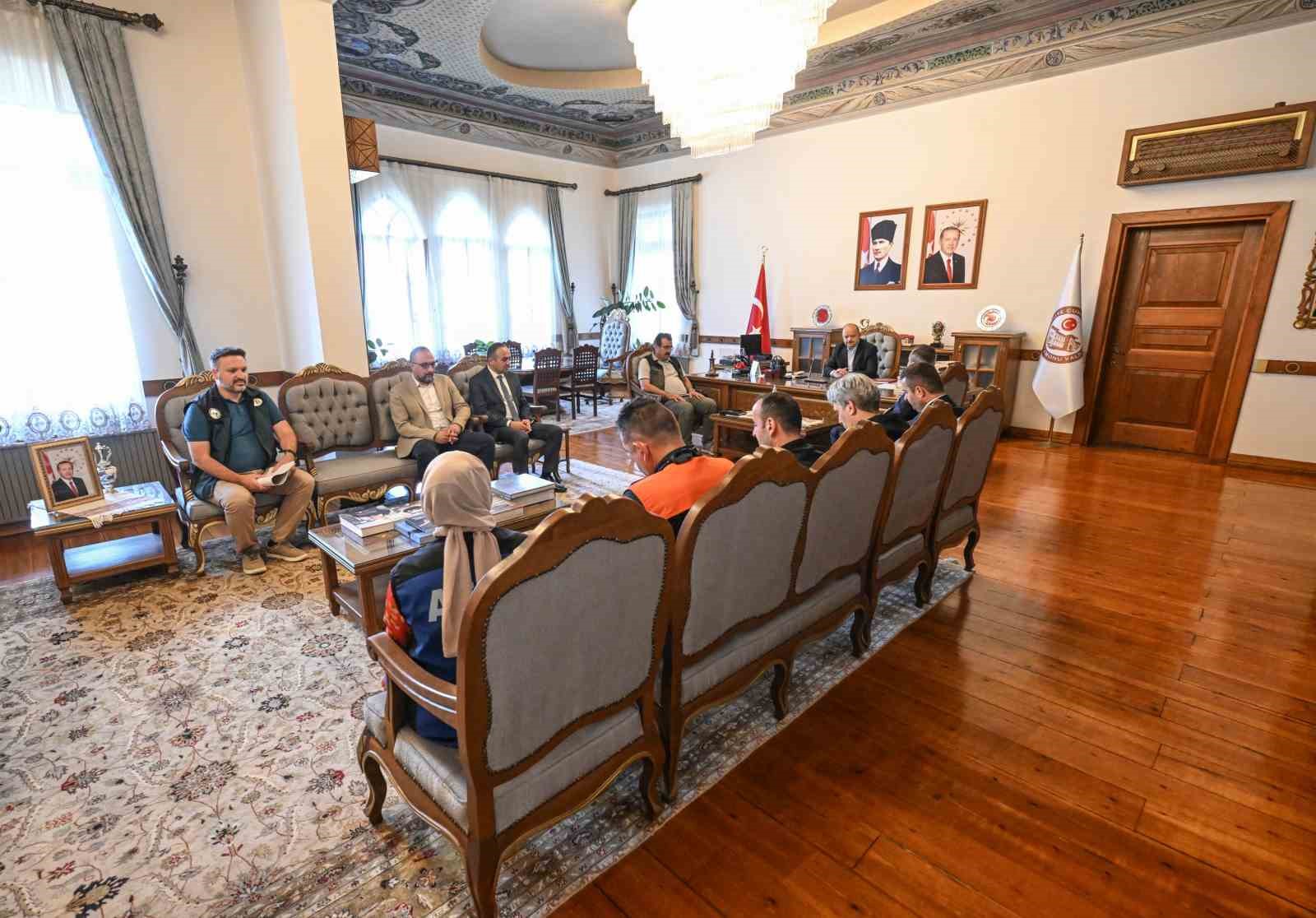 Kastamonu için kuvvetli sağanak uyarısı: Alınan tedbirler için toplantı yapıldı