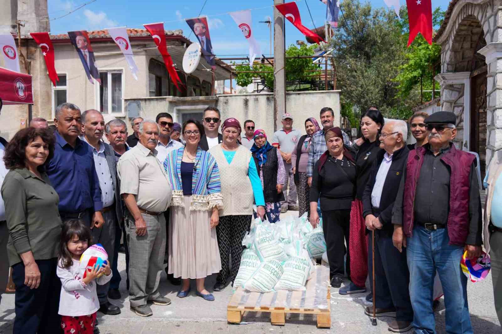 Menteşe’de 1 ton kireç dağıtıldı