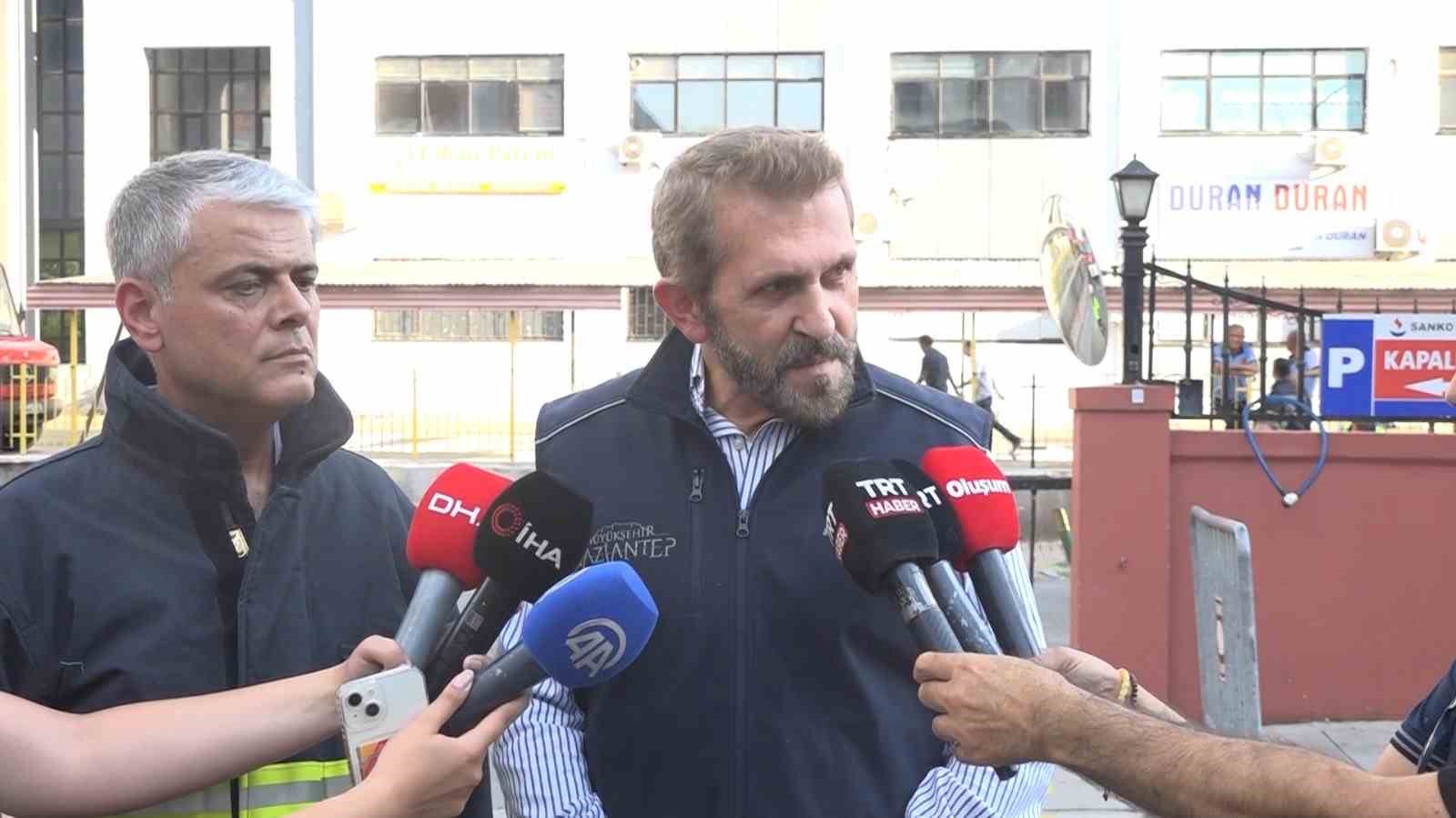İş merkezi yangını kontrol altına alındı