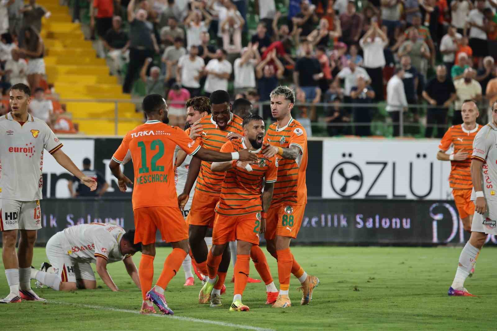 Trendyol Süper Lig: Corendon Alanyaspor: 2 Göztepe: 2 (Maç sonucu)
