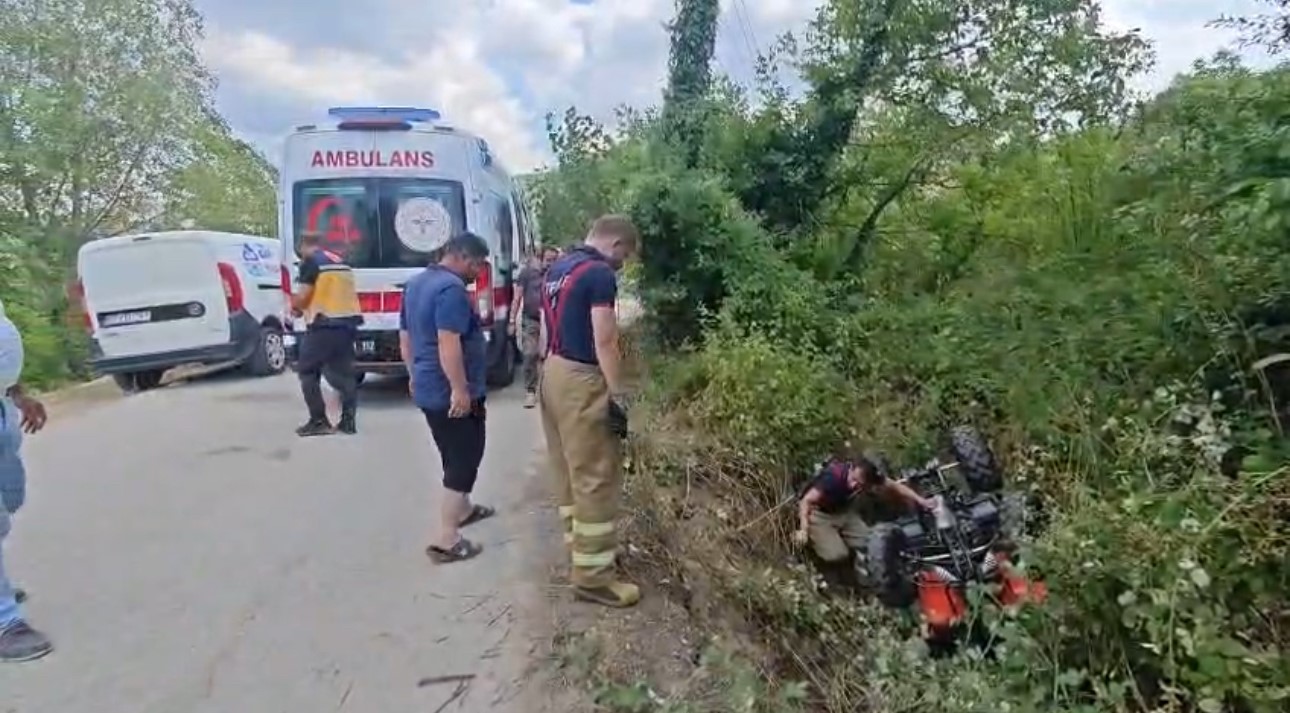 Karab&uuml;k&rsquo;te trafik kazaları: 4 yaralı