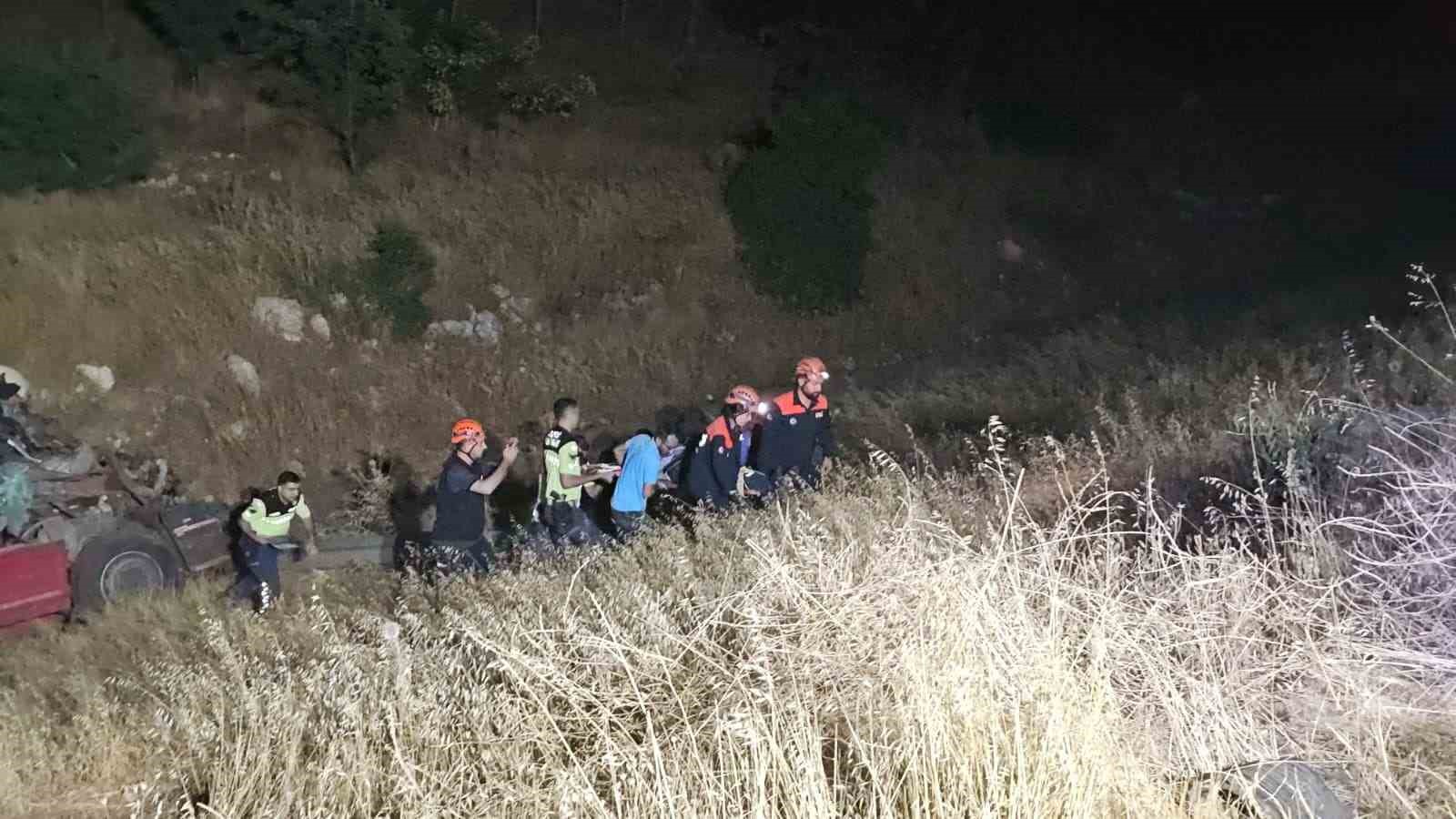 Kahramanmaraş&rsquo;ta kamyon tıra arkadan &ccedil;arptı: 1 yaralı