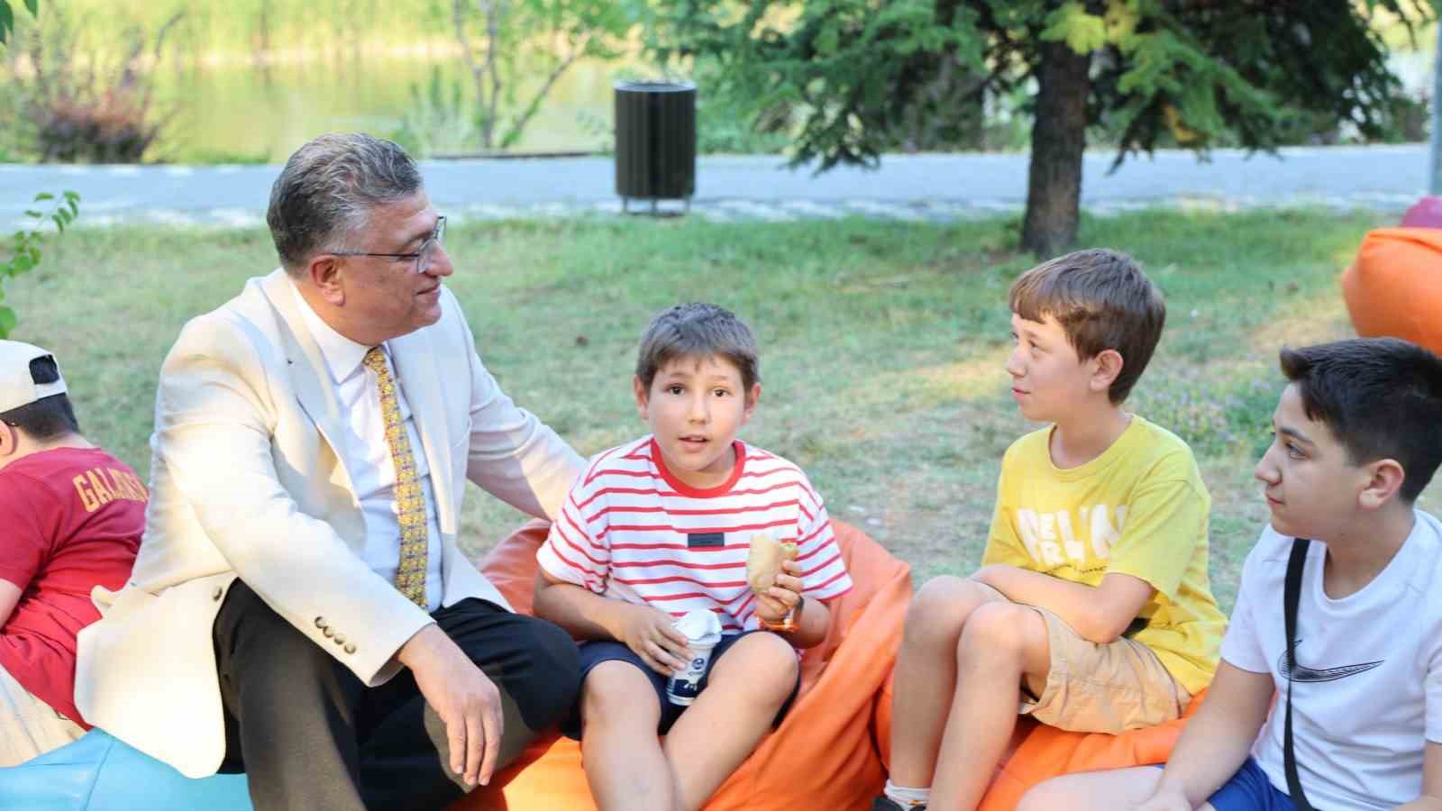 K&uuml;tahya&rsquo;da &rsquo;DP&Uuml; &Ccedil;ocuk Yaz At&ouml;lyeleri&rsquo; aile pikniğiyle sona erdi