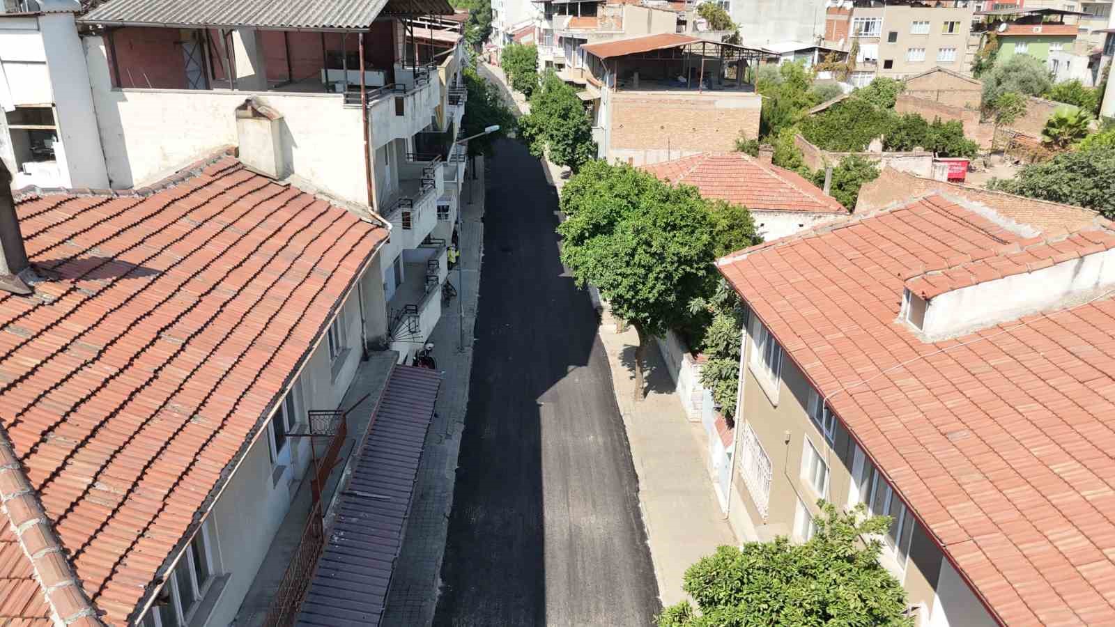 Nazilli Belediyesi ilçedeki yol çalışmalarını sürdürüyor