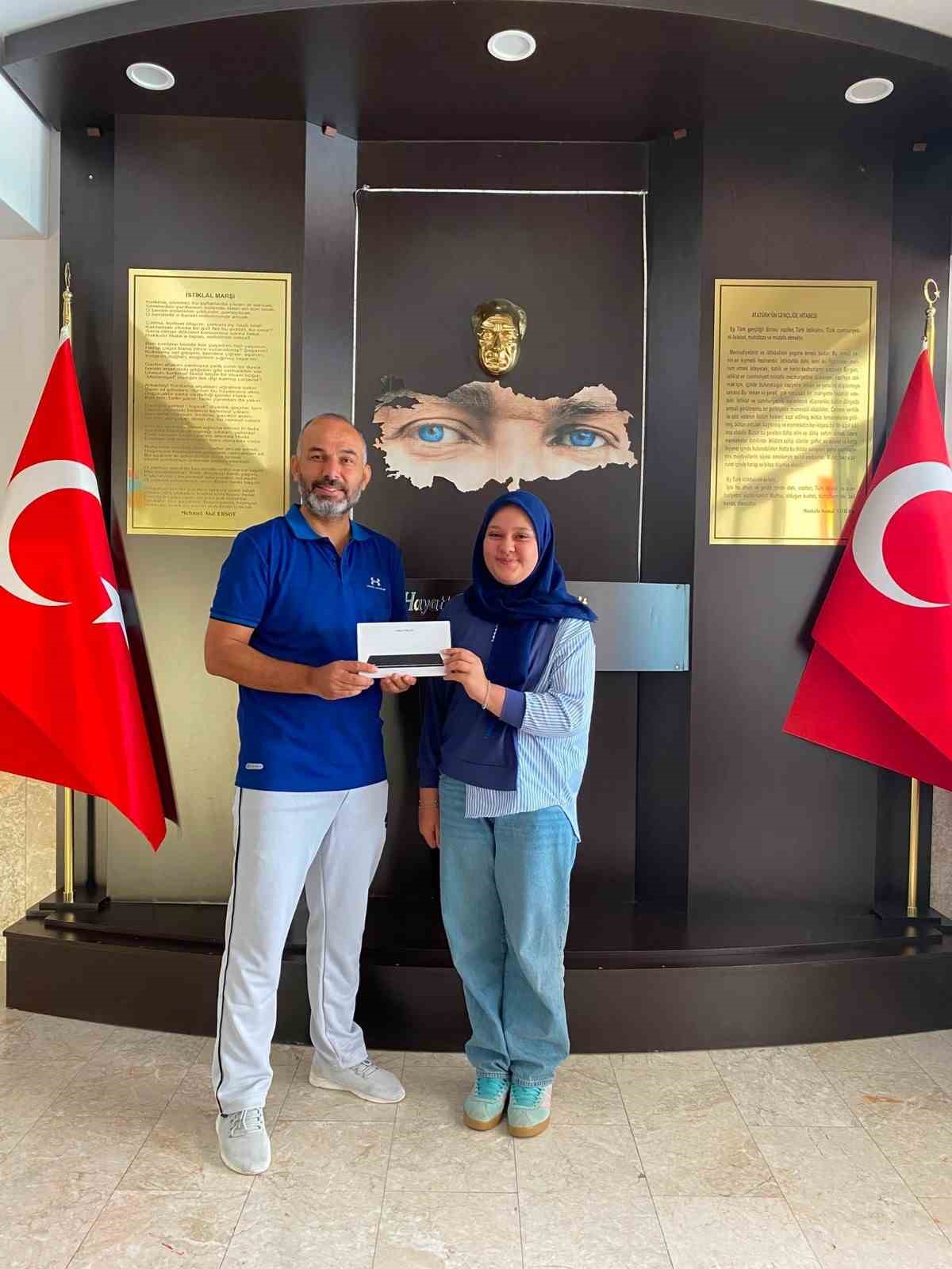 Çameli’de başarılı öğrenciler ödüllerle uğurlandı