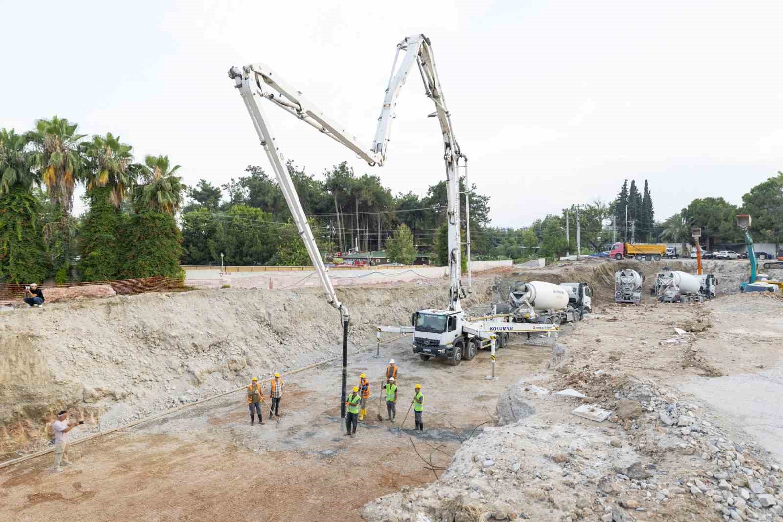 Tarsus&rsquo;ta k&uuml;lt&uuml;r, sanat ve sosyal yaşam merkezinin temeli atıldı