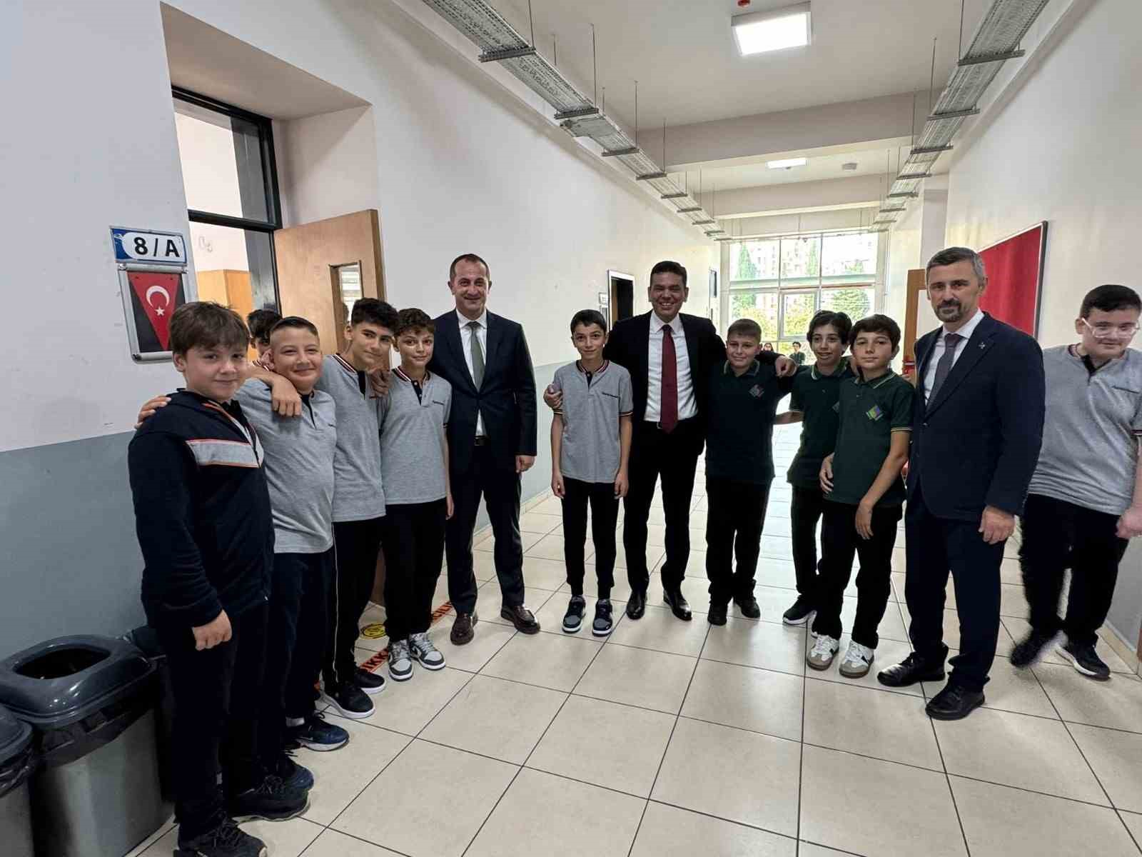 Trabzon’da ilk ders zili çaldı