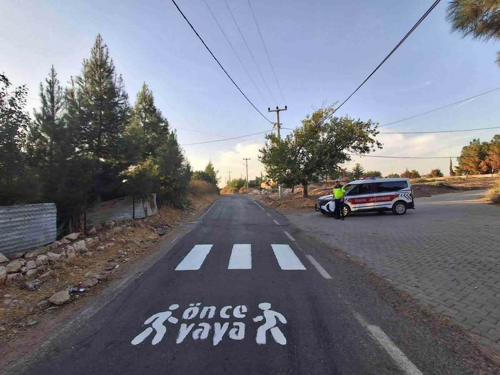 Kurtalan’da okul önlerinde yaya geçidi çalışması