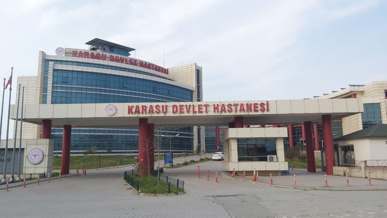 Hastalarından para talep ettiği iddia edilen doktor açığa alındı