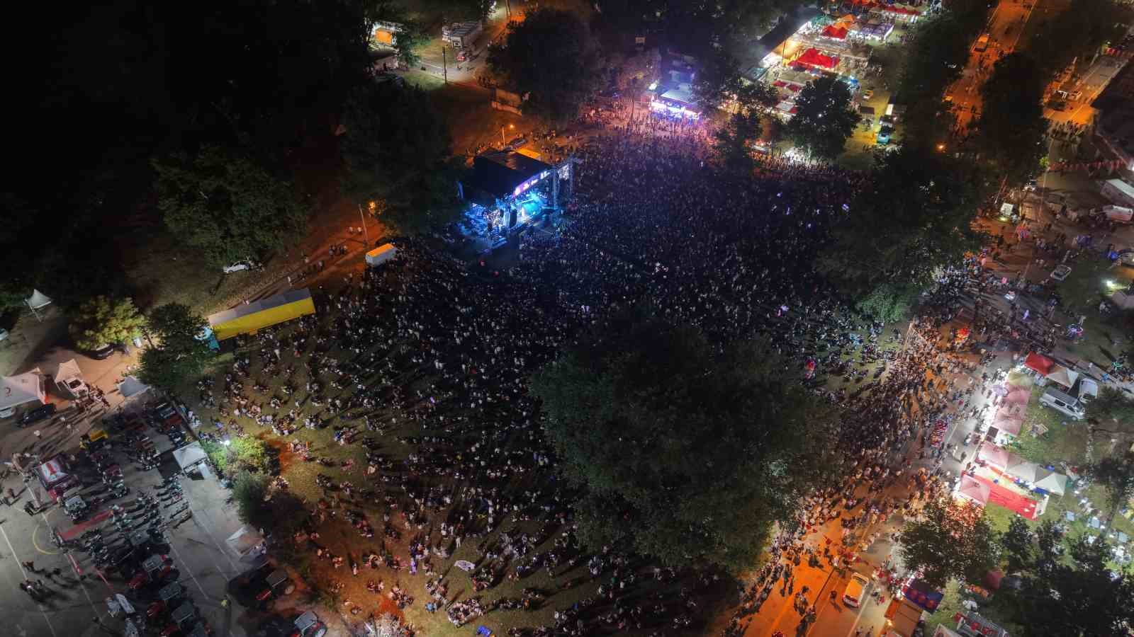 Edirne’de 665’inci Tarihi Kırkpınar Yağlı Güreş Festivali’nde Melek Mosso sahne aldı