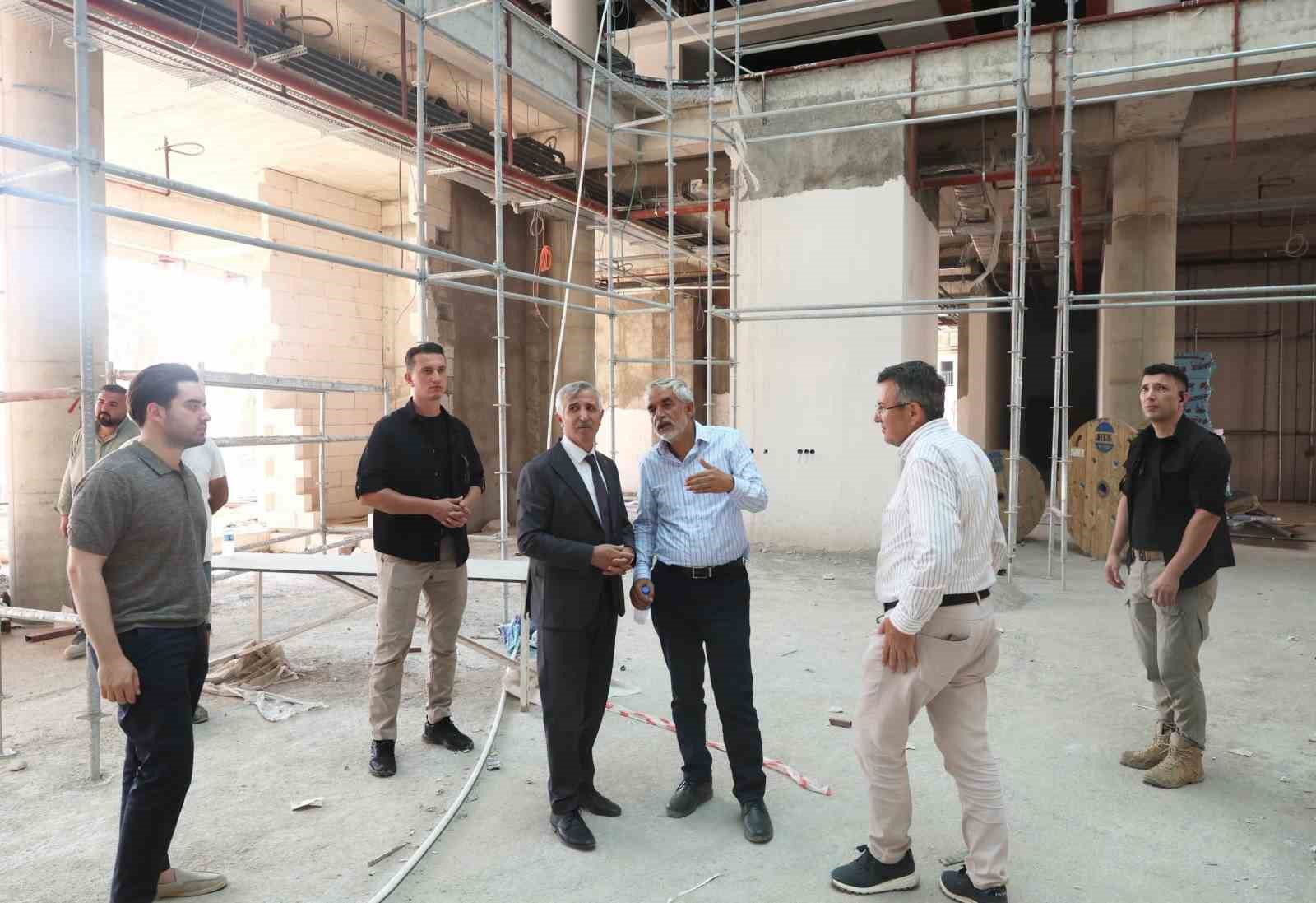 Vali Ünlüer, yeni hükümet konağı inşaatını inceledi