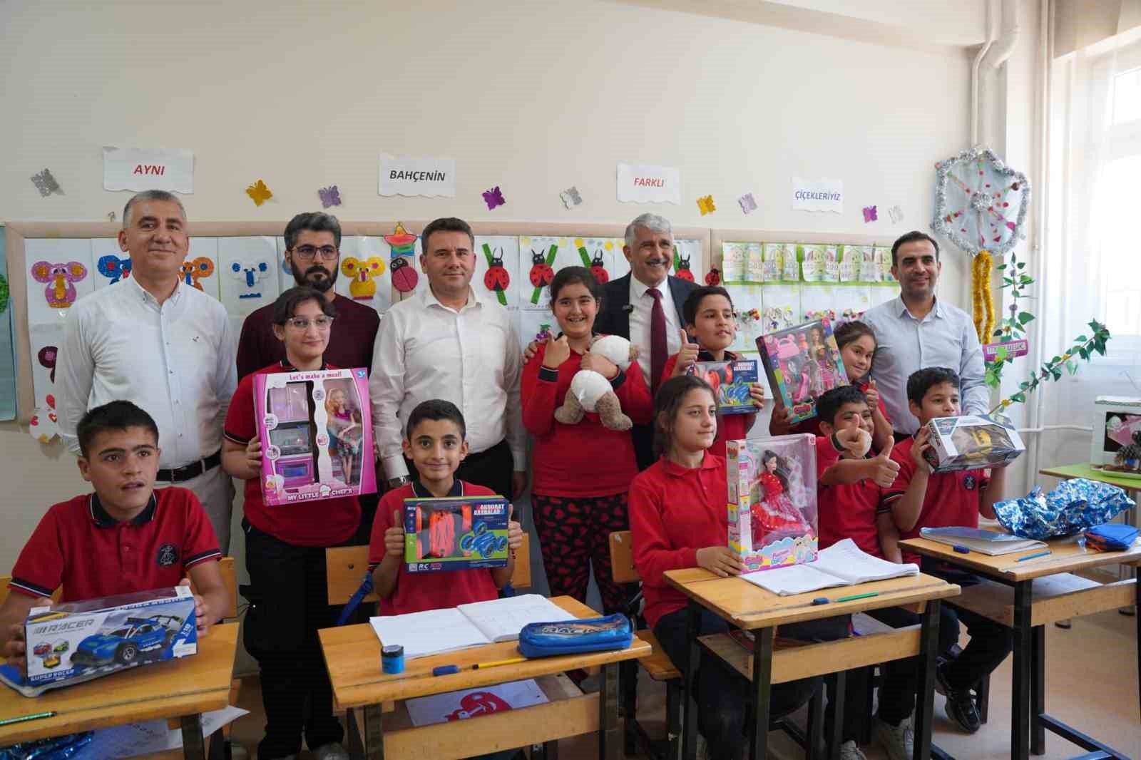 Başkan Hallaç’tan özel öğrencilere anlamlı ziyaret