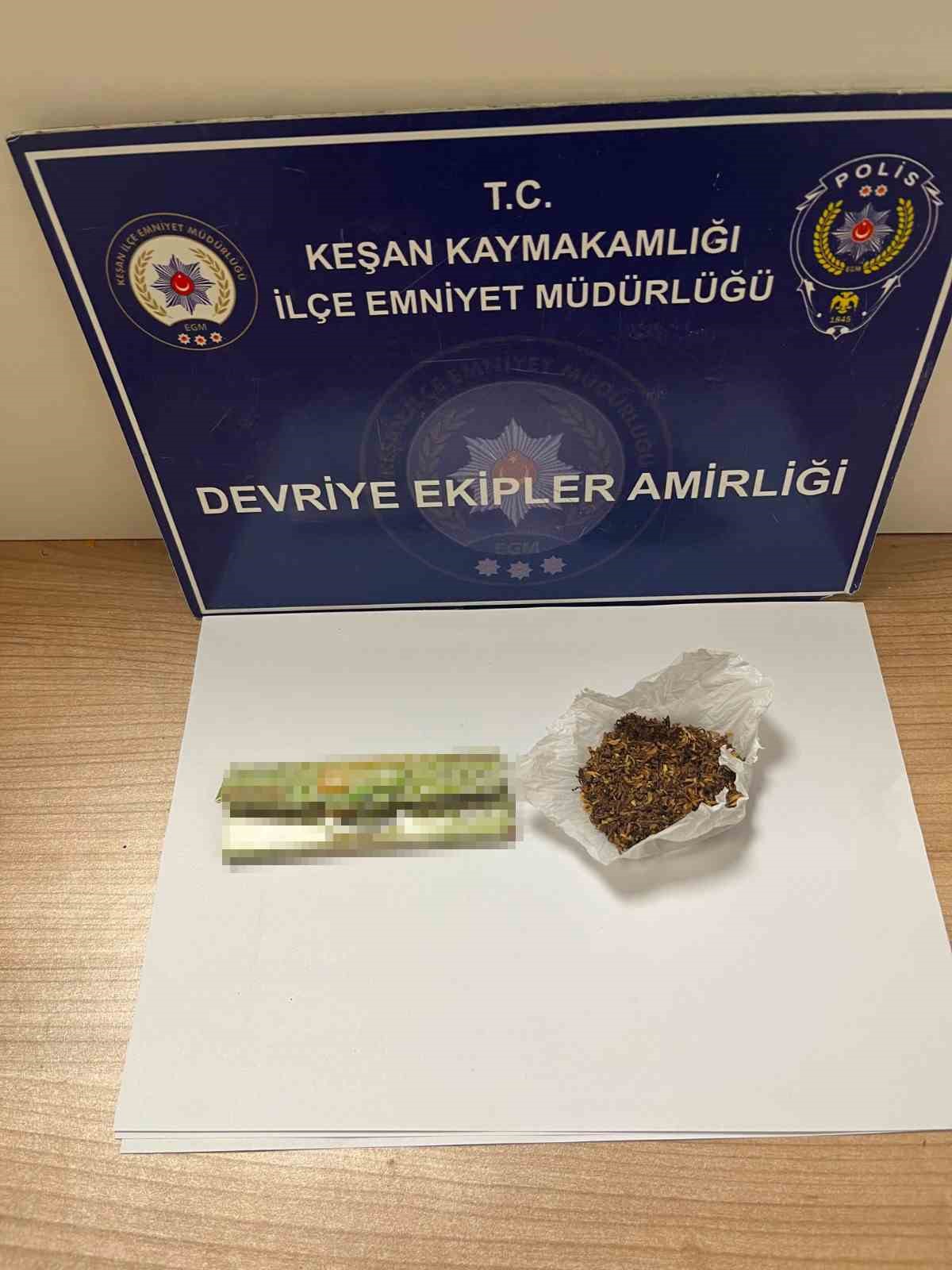 Keşan’da polisin durdurduğu 5 şüpheliden uyuşturucu madde ele geçirildi