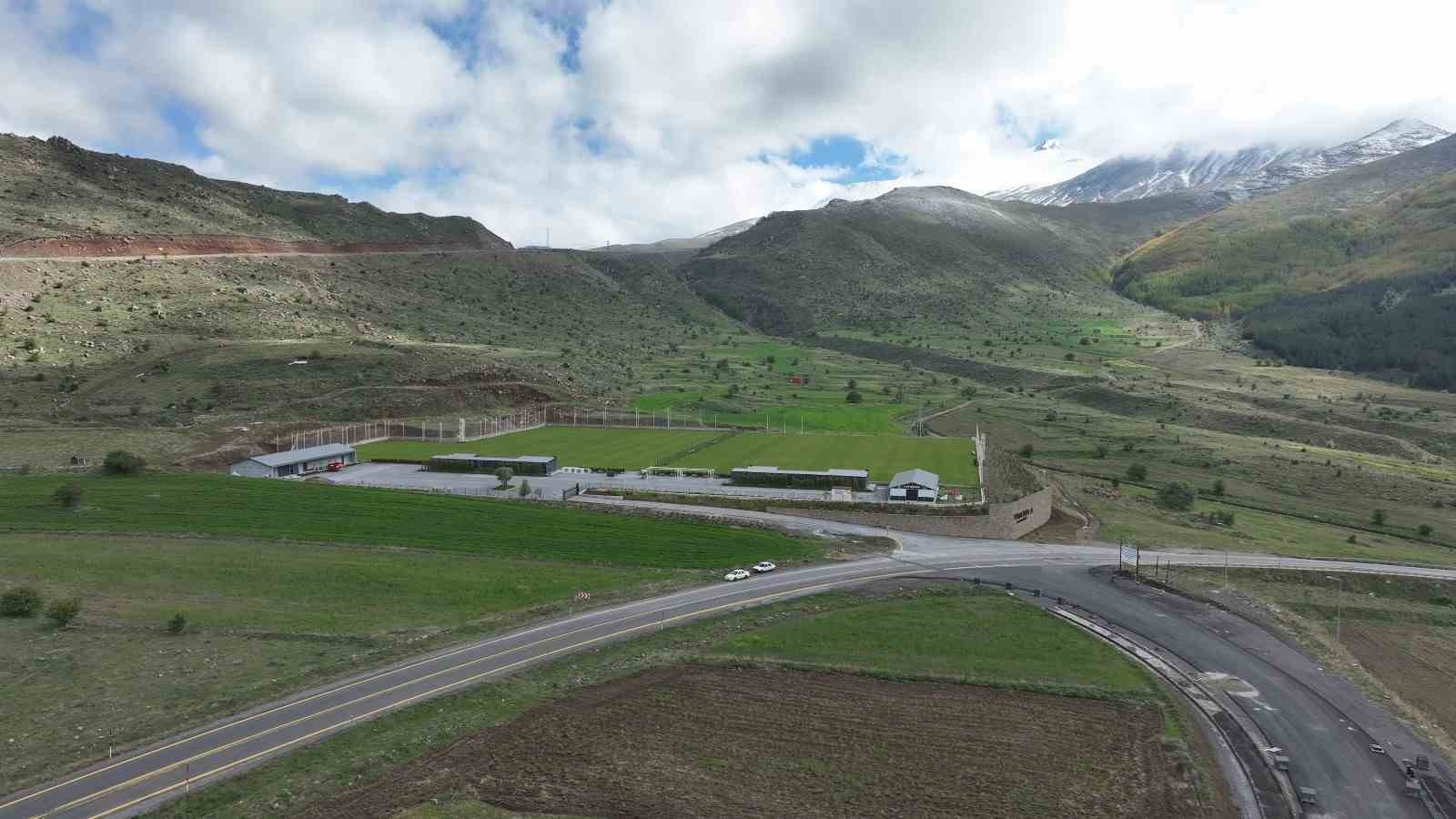 Erciyes yüksek İrtifa Kamp Merkezi, yeni sezona hazır