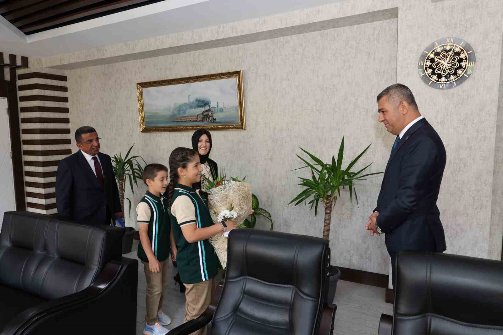 Erzurum’da ilk ders zili çaldı