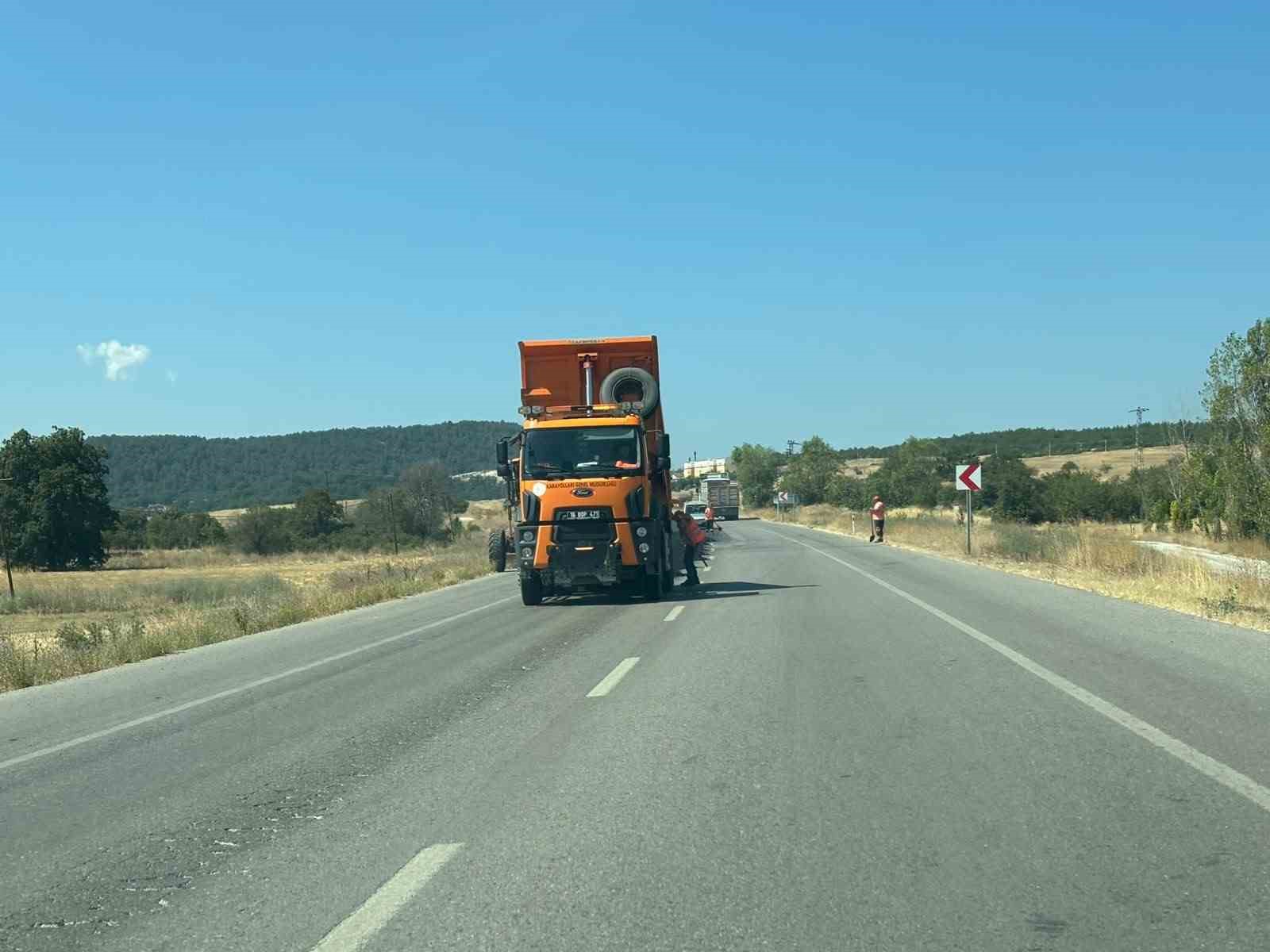 Tavşanlı-Emet yolunda çalışma: Ulaşım kontrollü sağlanıyor