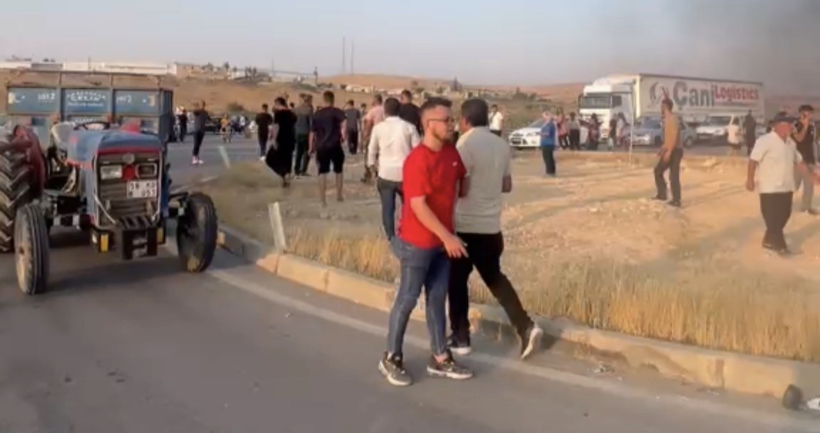 Kazada 3 kişinin hayatını kaybettiği Gaziantep-Nizip kara yolunda eylem