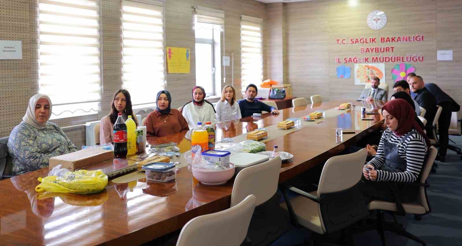 Bayburt’ta sağlık çalışanlarına anne sağlığı ve aile planlaması eğitimi verildi