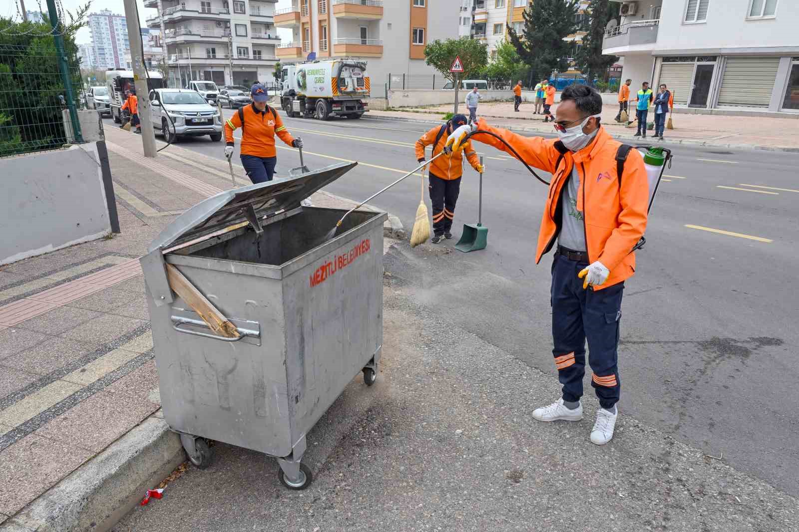 Mersin B&uuml;y&uuml;kşehir Belediyesinden Kurban Bayramı &ouml;ncesi temizlik seferberliği