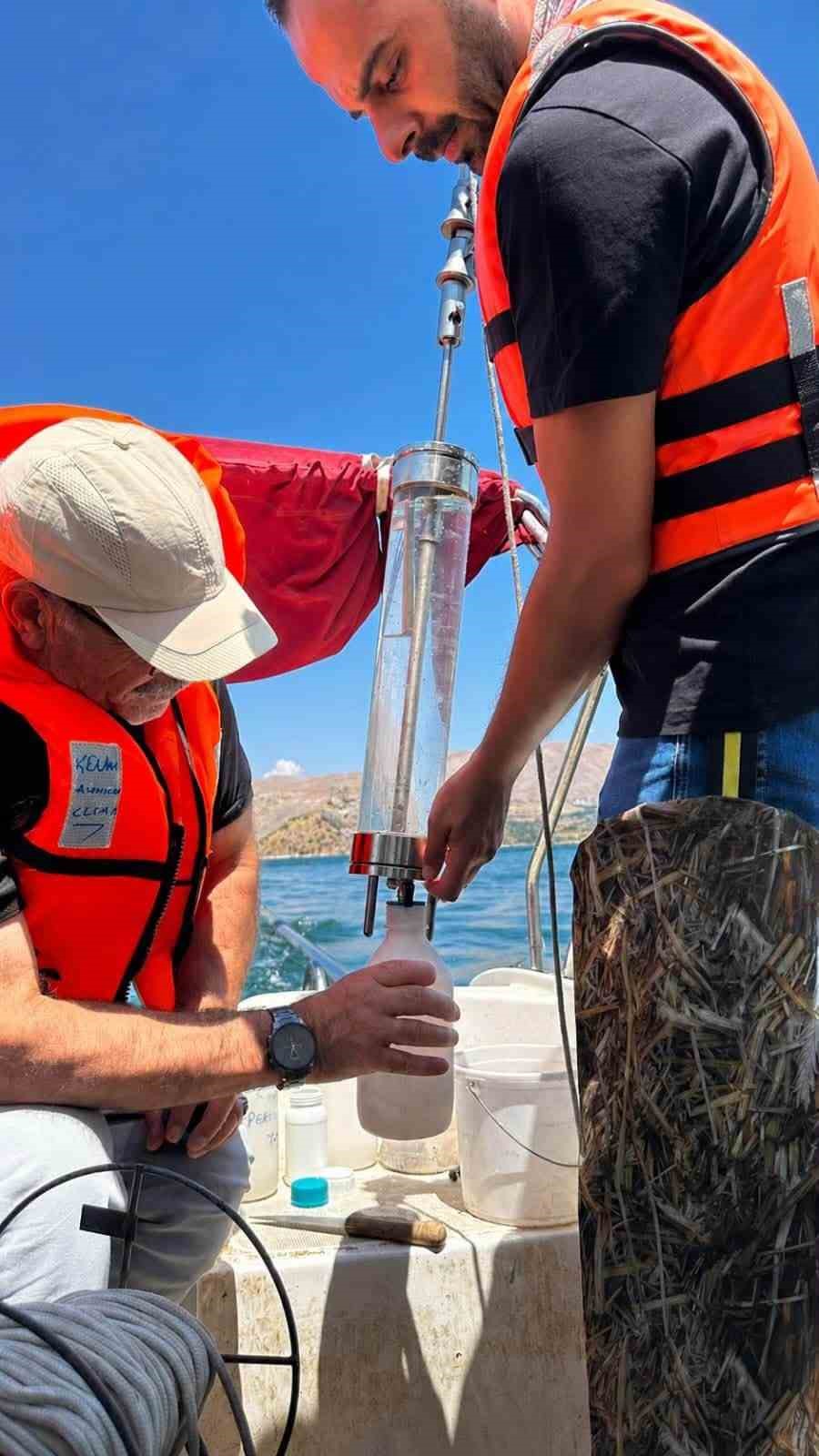 Keban Baraj Gölü’nde su kalitesi düzenli olarak izleniyor