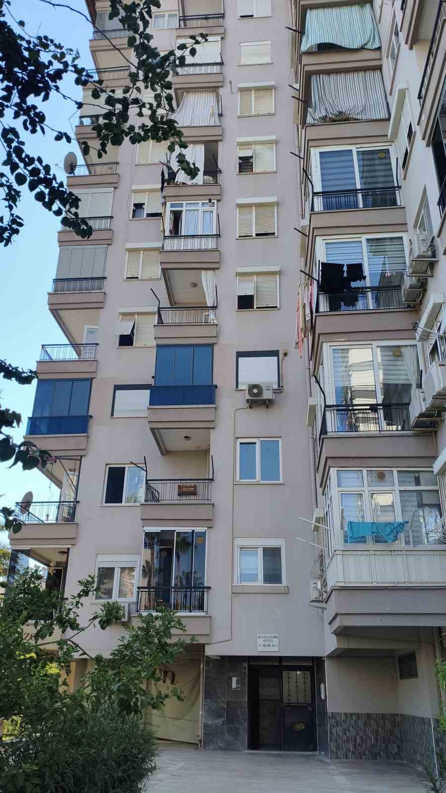 Antalya&rsquo;da yaşlı anne ve kızı aynı evde &ouml;l&uuml; bulundu