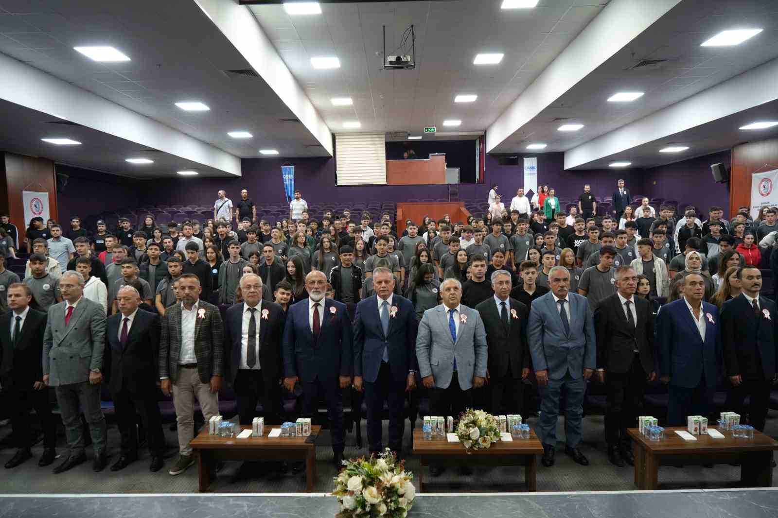 Ahilik kültürü gençlere anlatıldı: "Bu değerler yolunuzu aydınlatacak"