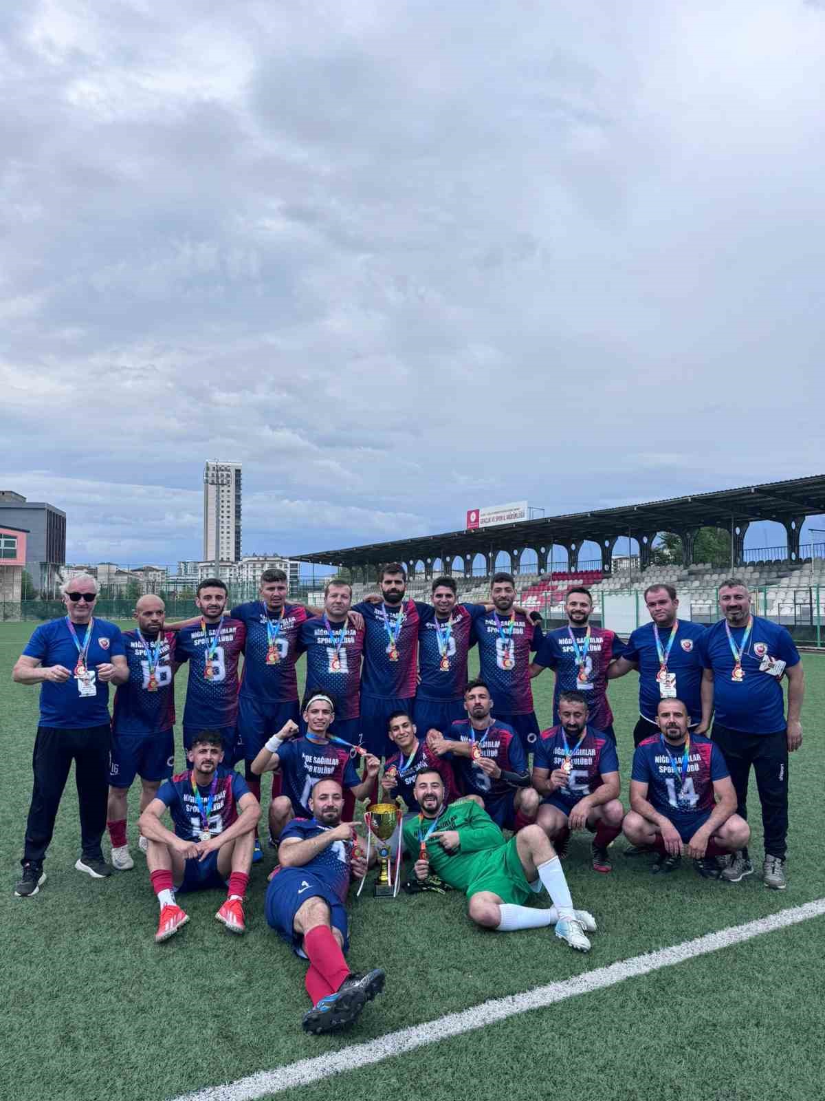 TİESF’de şampiyon Niğde Sağırlar Spor Kulübü oldu