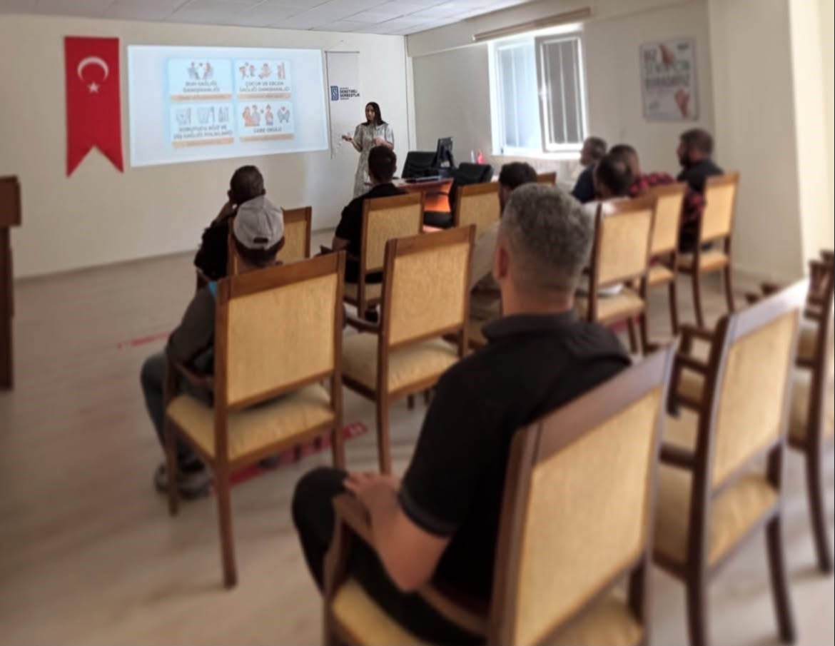 Bayburt DSM’de sigara ve madde bağımlılığı semineri düzenlendi