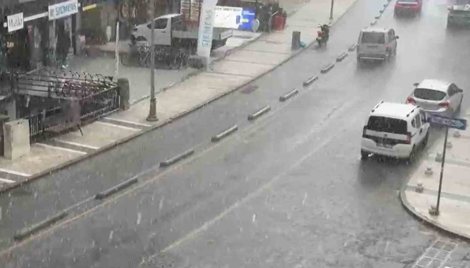 Muğla&rsquo;da sağanak ve dolu hayatı olumsuz etkiledi