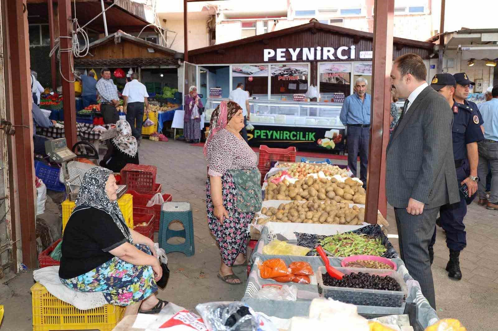 Kaymakam Battal, pazarcı esnafı ve vatandaşlarla buluştu