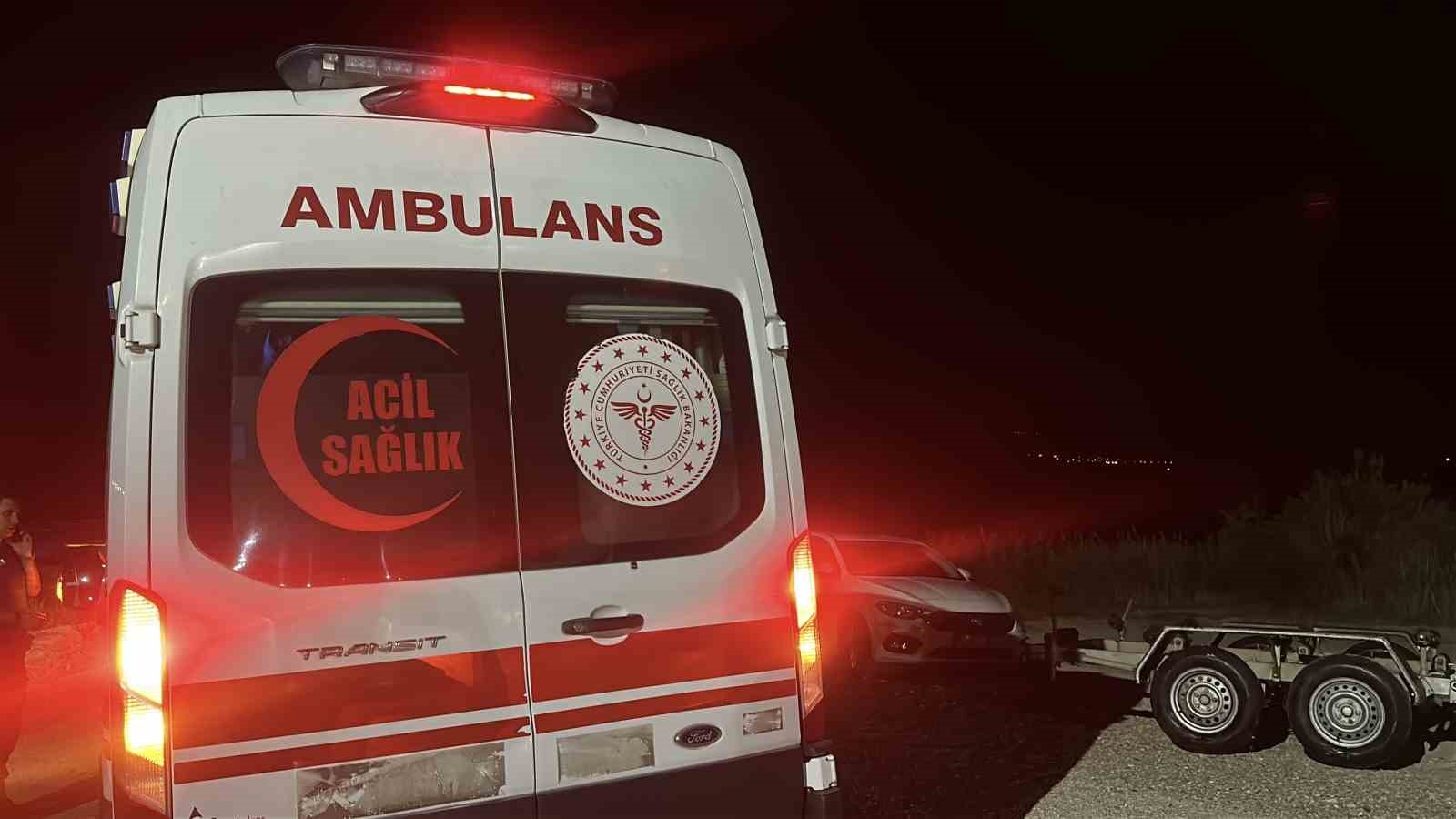 Burdur G&ouml;l&uuml;&rsquo;nde kaybolan kanocu iki kadın sağ olarak bulundu