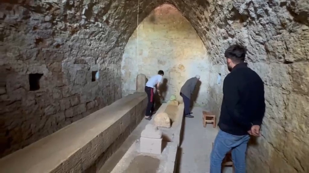 Muş’ta bayram öncesi türbe temizliği