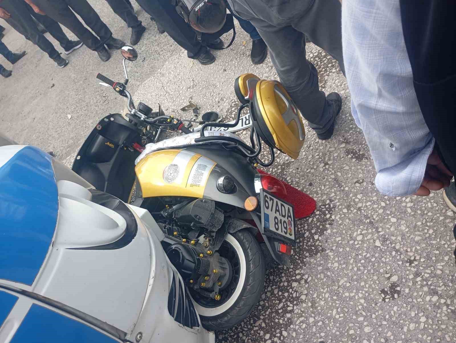 Alaplı’da minibüs, motosiklete çarptı 1 yaralı