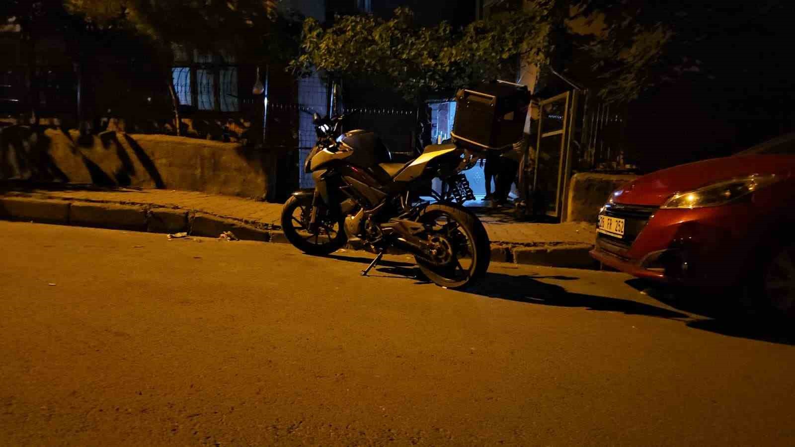 Sultangazi’de çalıntı motosikletle silahlı saldırı: 1 ağır yaralı