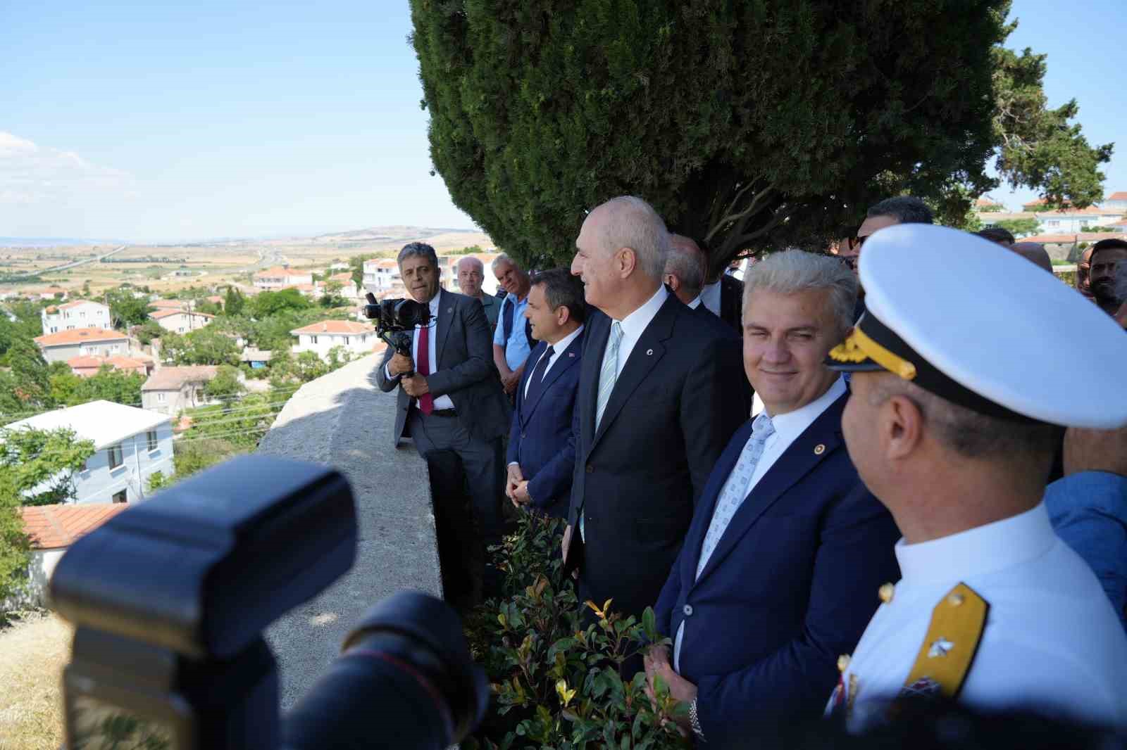TBMM Başkanı Kurtulmuş Gelibolu&rsquo;da: Gazi S&uuml;leyman Paşa T&uuml;rbesi&rsquo;nde Alplerin n&ouml;bet değişimi b&uuml;y&uuml;ledi