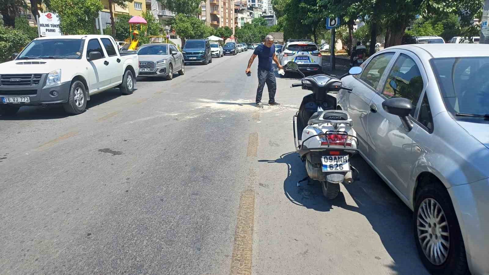 Motosiklet ile kamyonet çarpıştı: 2 yaralı