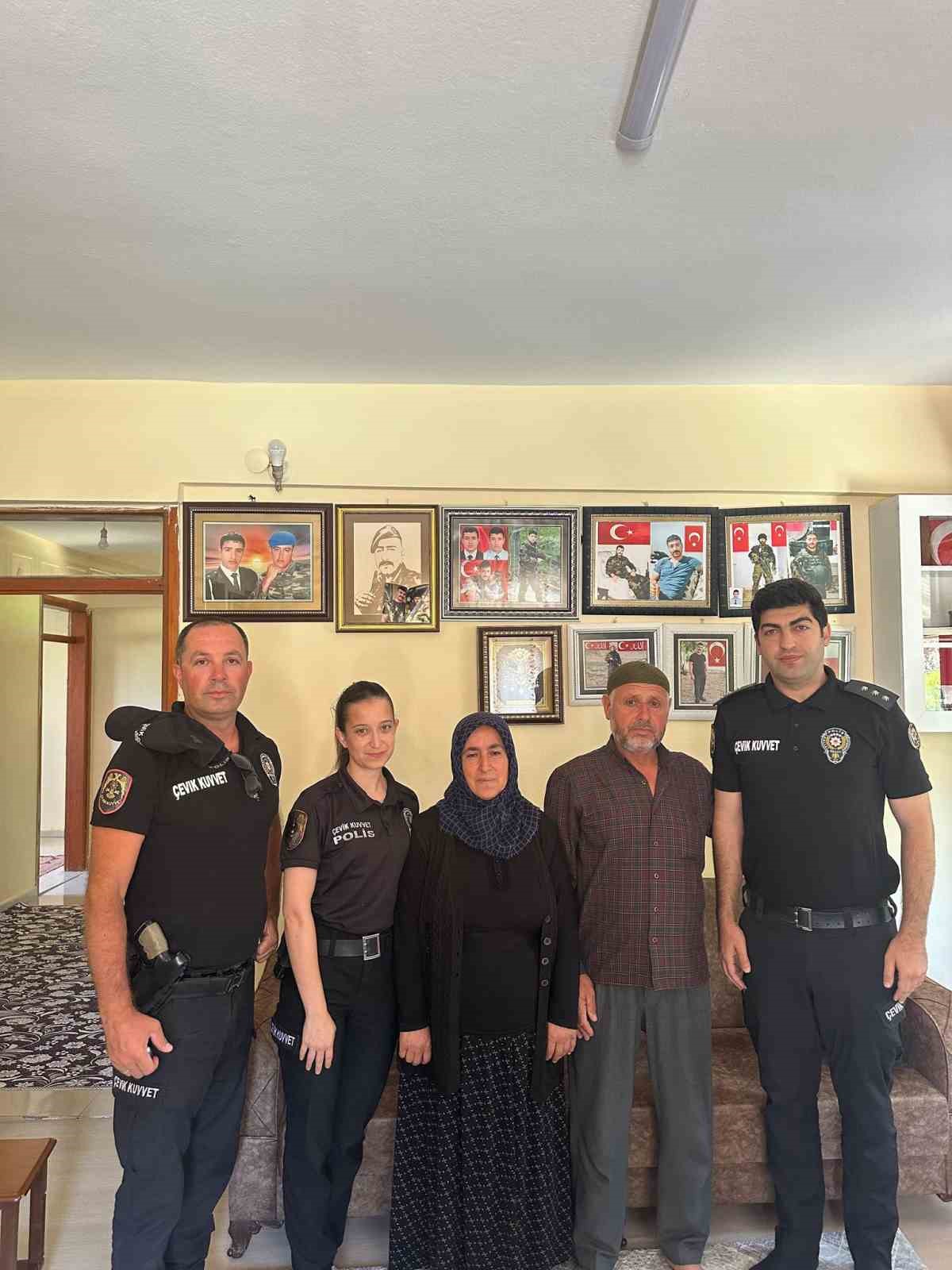 Hatay polisinden şehit ailelerine babalar g&uuml;n&uuml; ziyareti