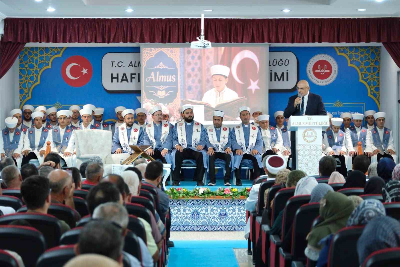 Almus&rsquo;ta 41 hafız icazet belgelerini aldı