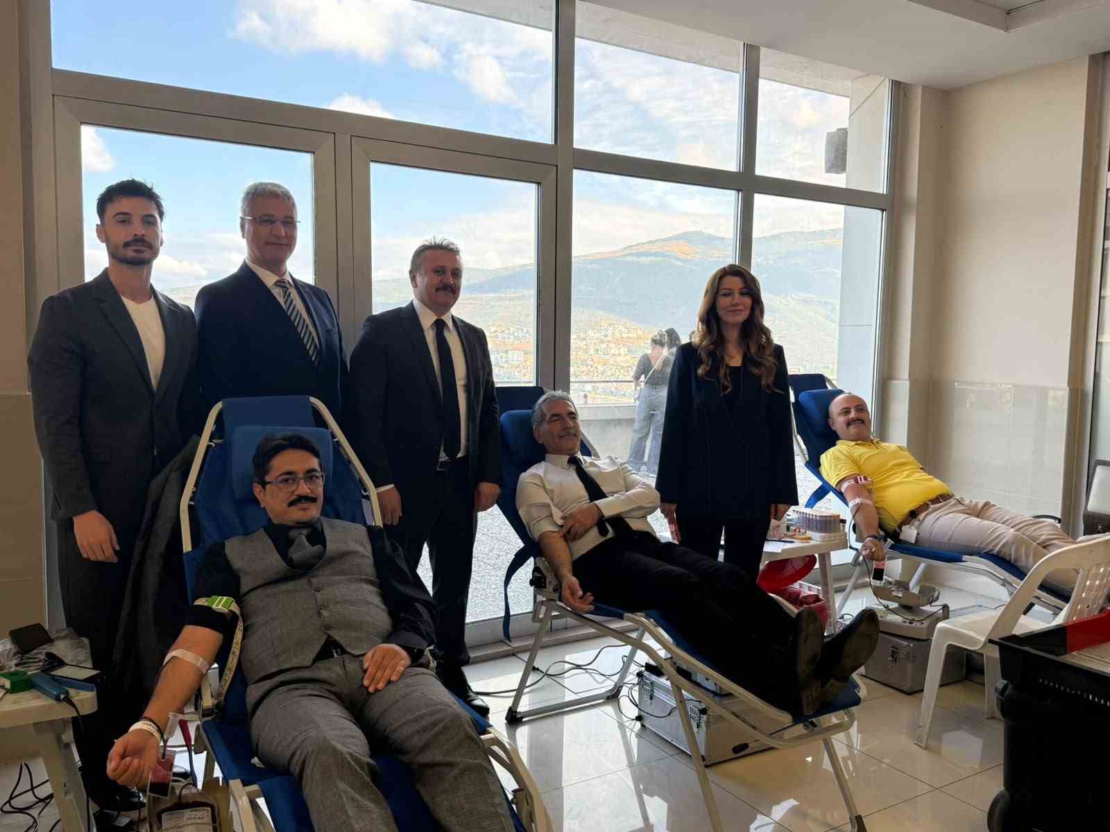 Gemlik Adliyesi&rsquo;nde Kızılay&rsquo;dan kan bağışı kampanyası
