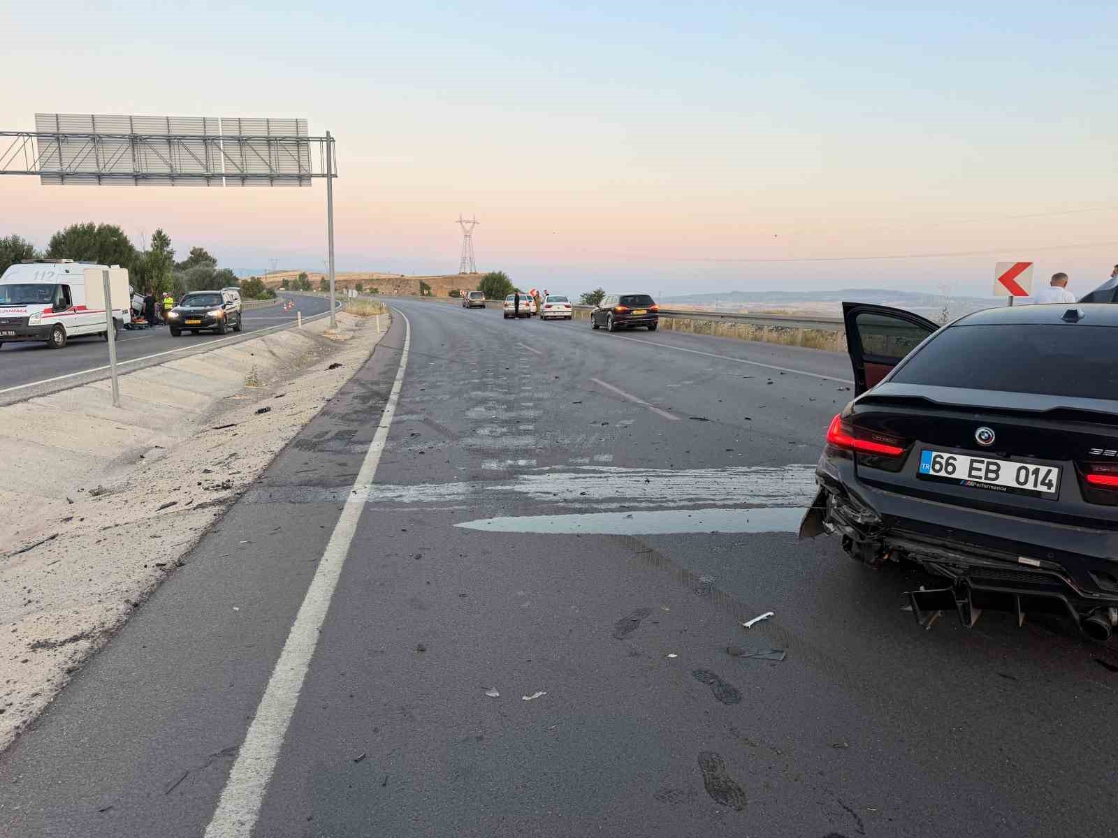 Yozgat&rsquo;ta iki ara&ccedil; &ccedil;arpıştı: 2 yaralı