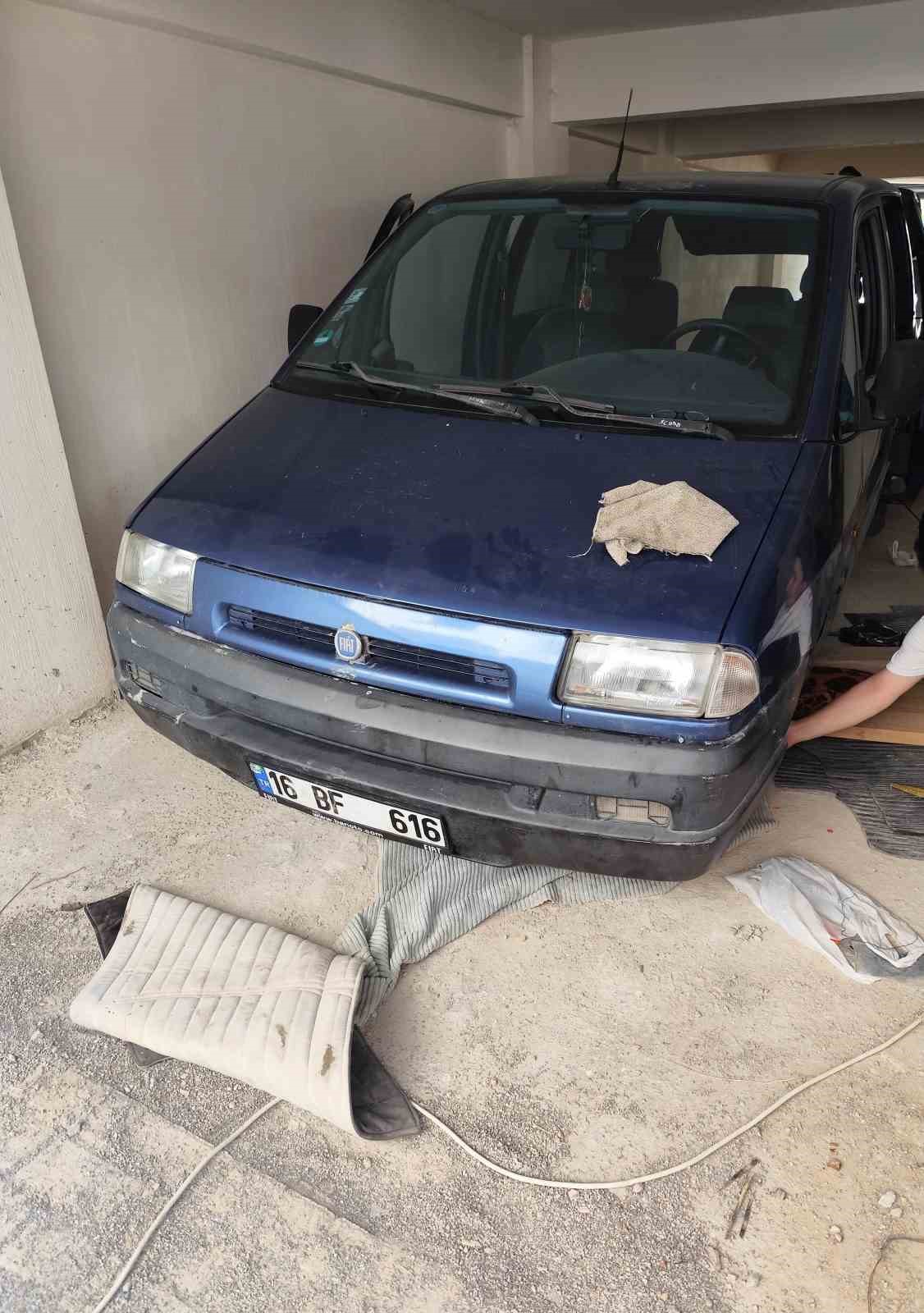 Krikodan kayan aracın altında kalan şahıs ağır yaralandı